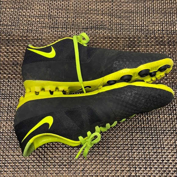 Nike Indoor Soccer Shoes - Picture 5 of 8